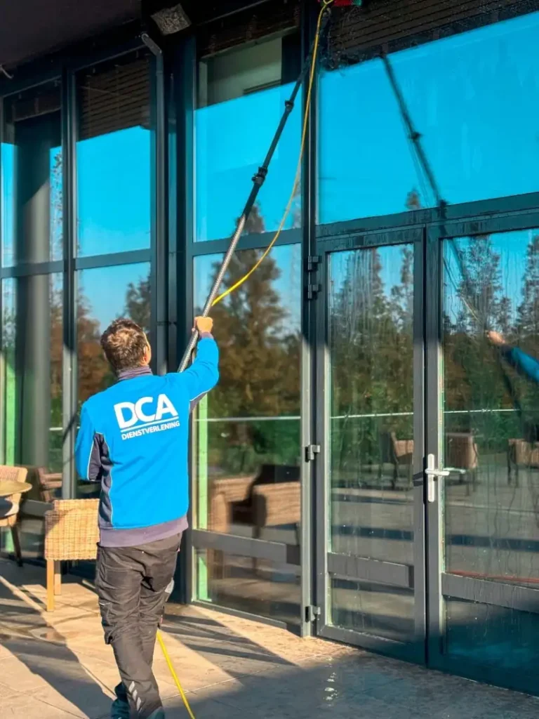 Glasbewassing tijdens uitvoering met werkzone