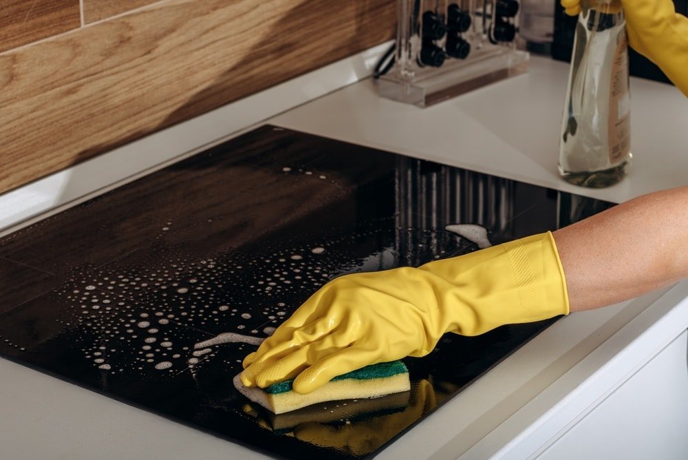 Praktijkbeeld van werkbladen bij keuken schoonmaak