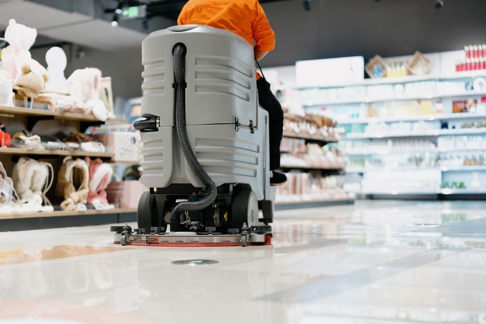 Winkels schoonmaak met aandacht voor planning, materiaal en dagelijks gebruik